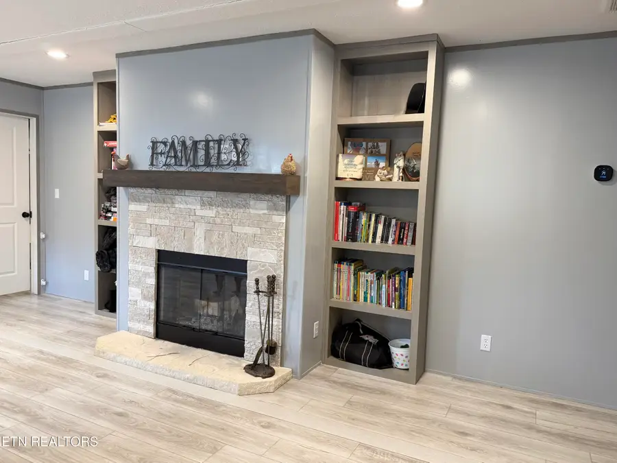 959 Barbee Rd, Jefferson City, TN 37760 - Image #2