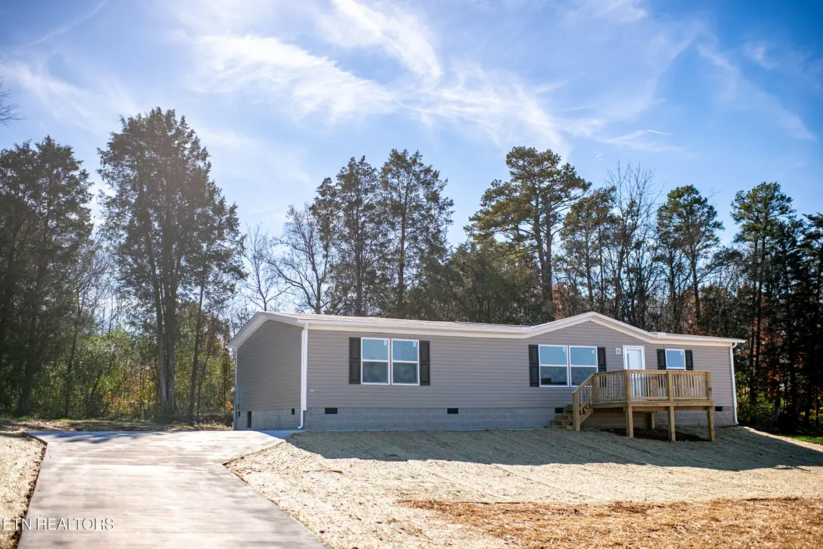 189 Meadow Lawn Drive, Englewood, TN 37329 - Image #1