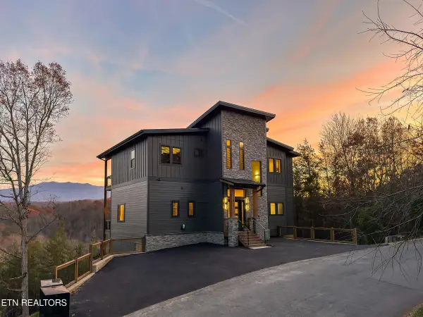 1843 Wild Briar Tr, Sevierville, TN 37876