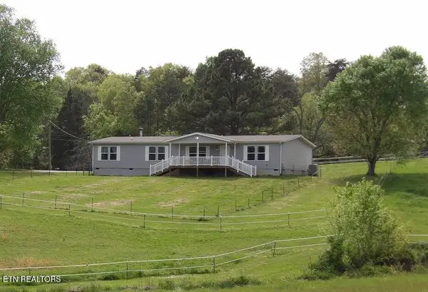 216 Slaton Farm Rd Rd, Dandridge, TN 37725
