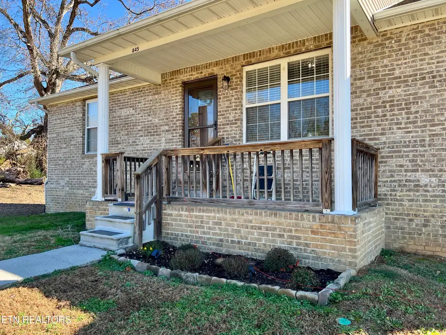 845 Quiet Oaks Way, Dandridge, TN 37725 - Image #2