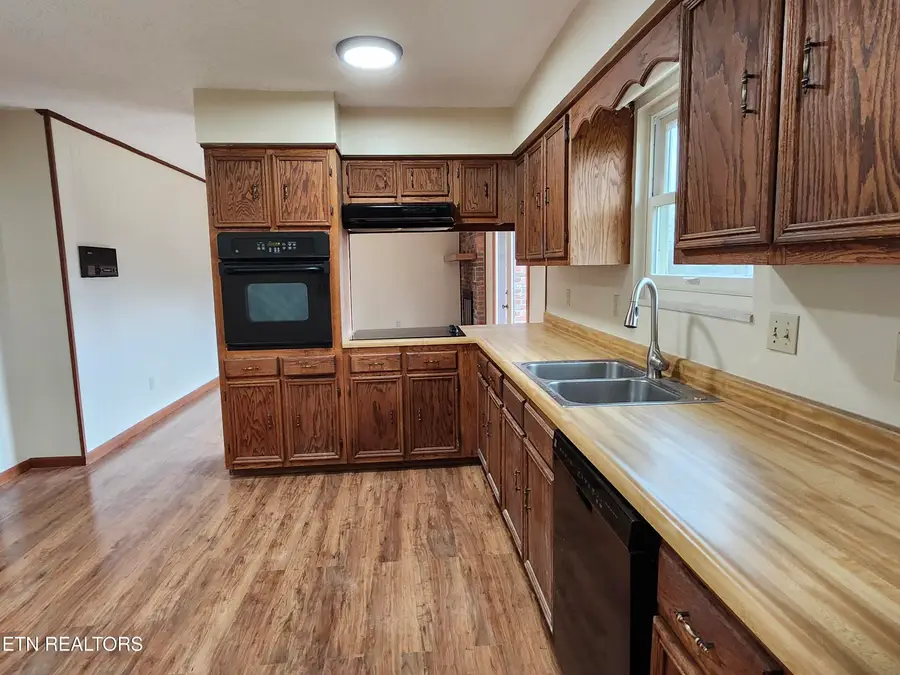 902 Laurie St, Maryville, TN 37803 - Image #3