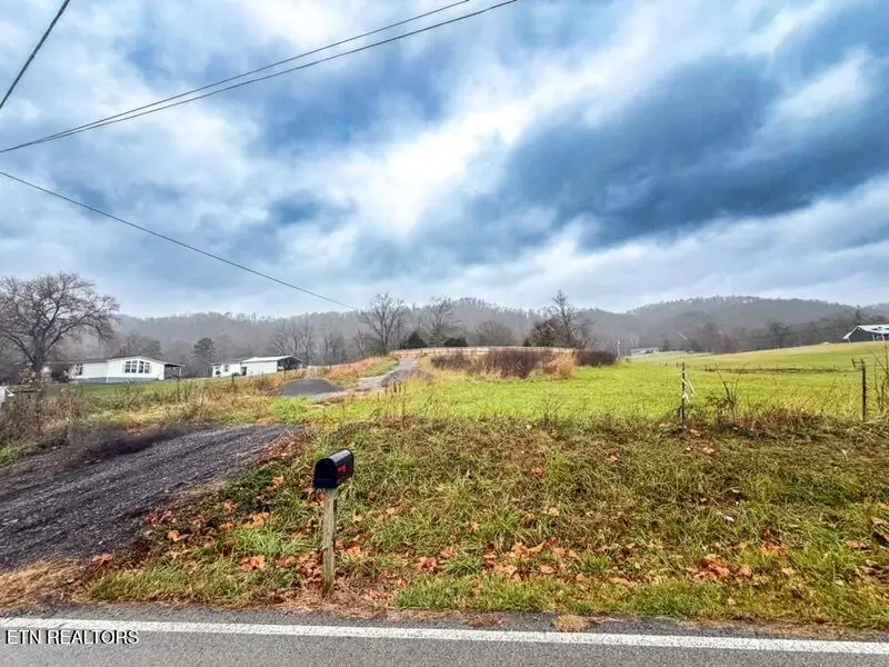 2015 Tater Valley Rd, Washburn, TN 37888 - Image #1