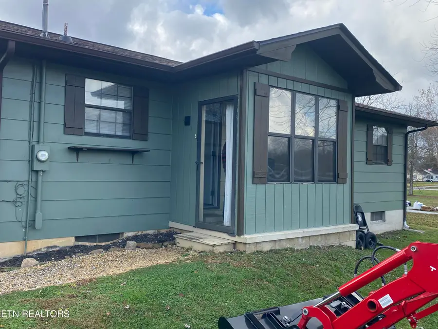 332 Slaven Lane, Oneida, TN 37841 - Image #2