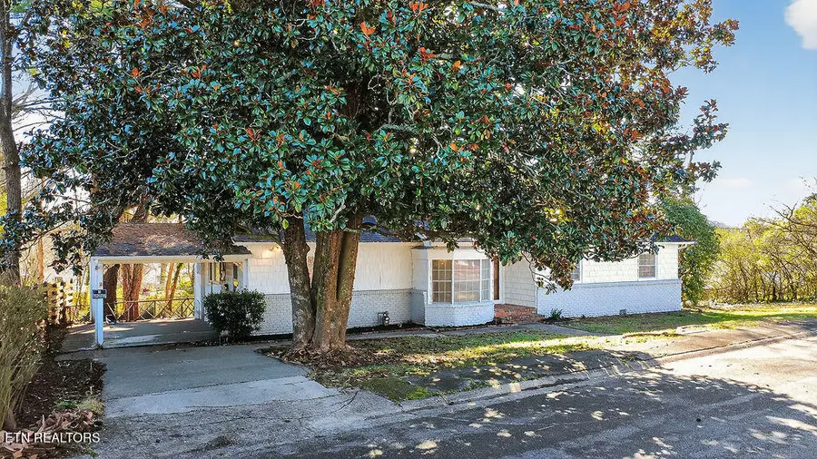 109 E Pasadena Rd, Oak Ridge, TN 37830 - Image #2