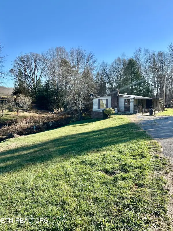 1500 Coal Hill Rd, Sunbright, TN 37872