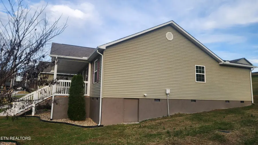 145 Zoe Circle, Jacksboro, TN 37757 - Image #3