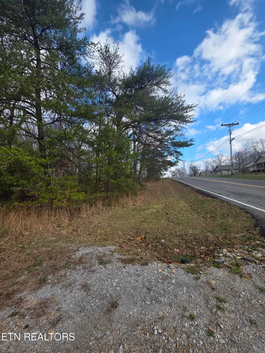 523 Lakeview Drive, Crossville, TN 38558 - Image #3