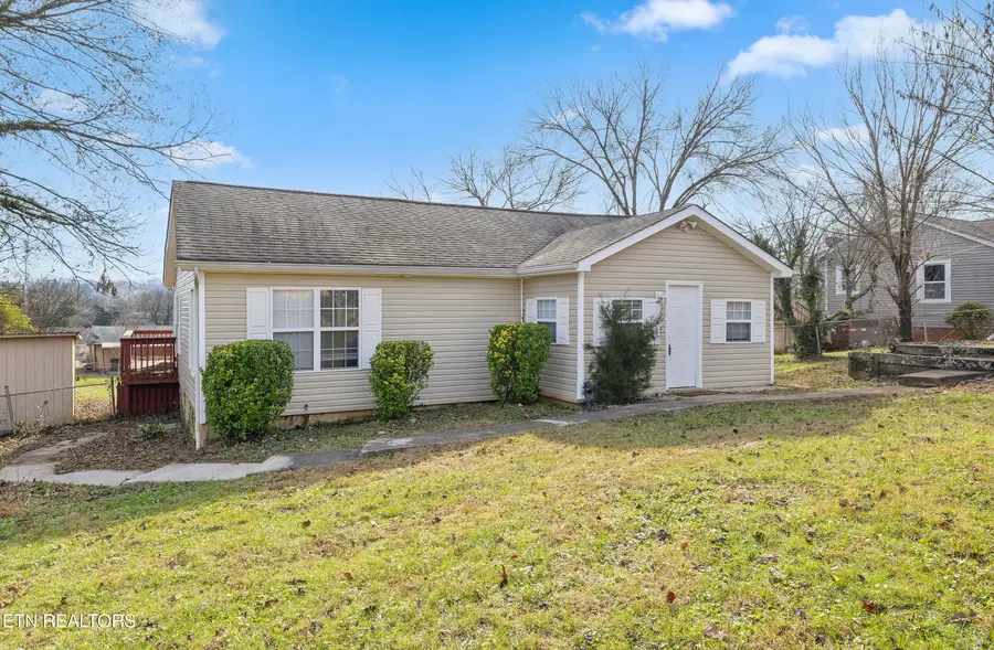 1206 W Parkway Ave, Knoxville, TN 37912 - Image #2