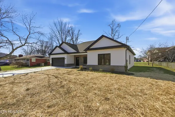 5613 Stoneleigh Rd, Knoxville, TN 37912