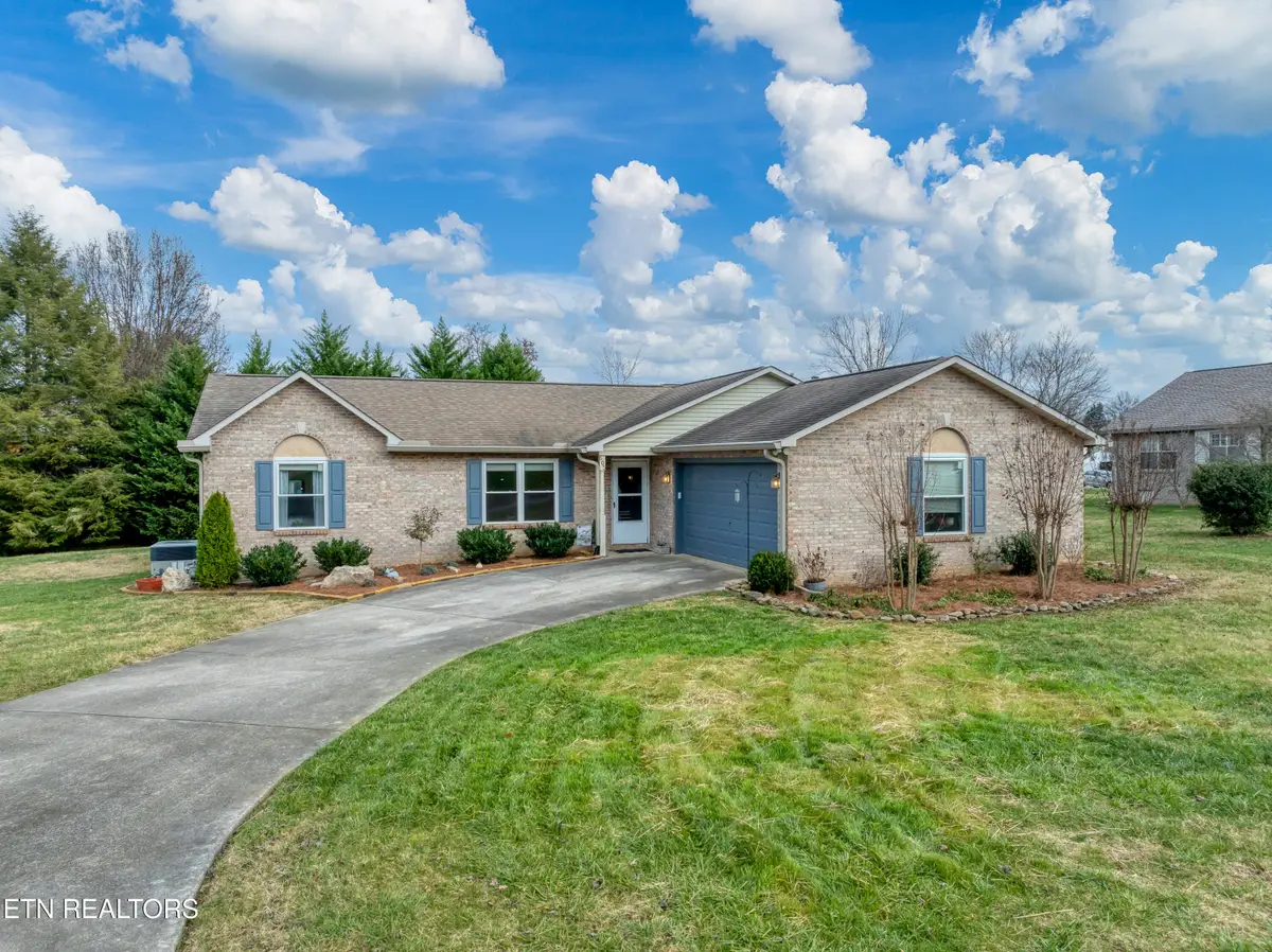605 Brookhollow Tr, Maryville, TN 37804 - Image #1