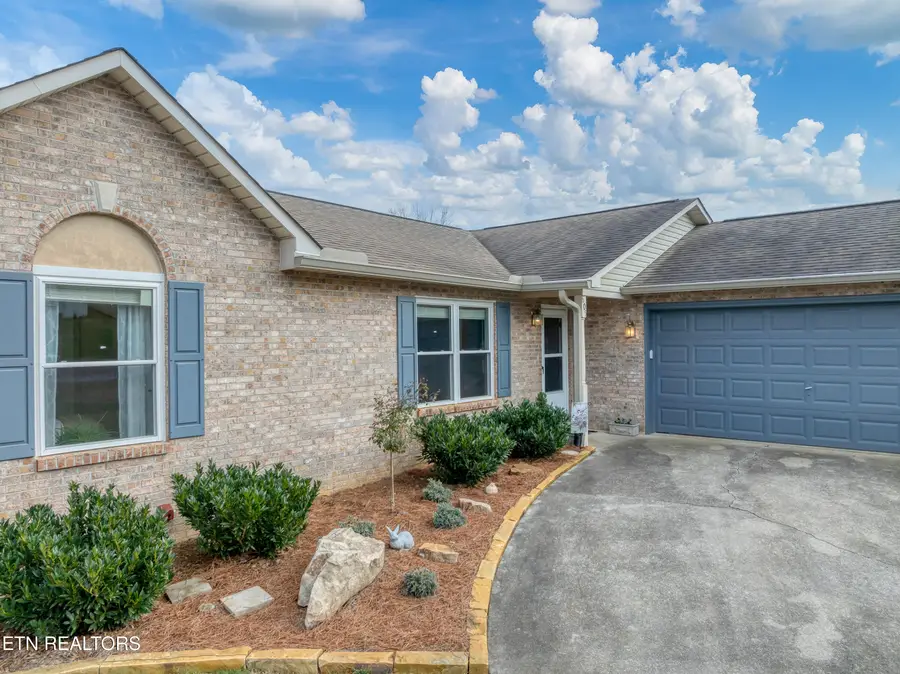 605 Brookhollow Tr, Maryville, TN 37804 - Image #2