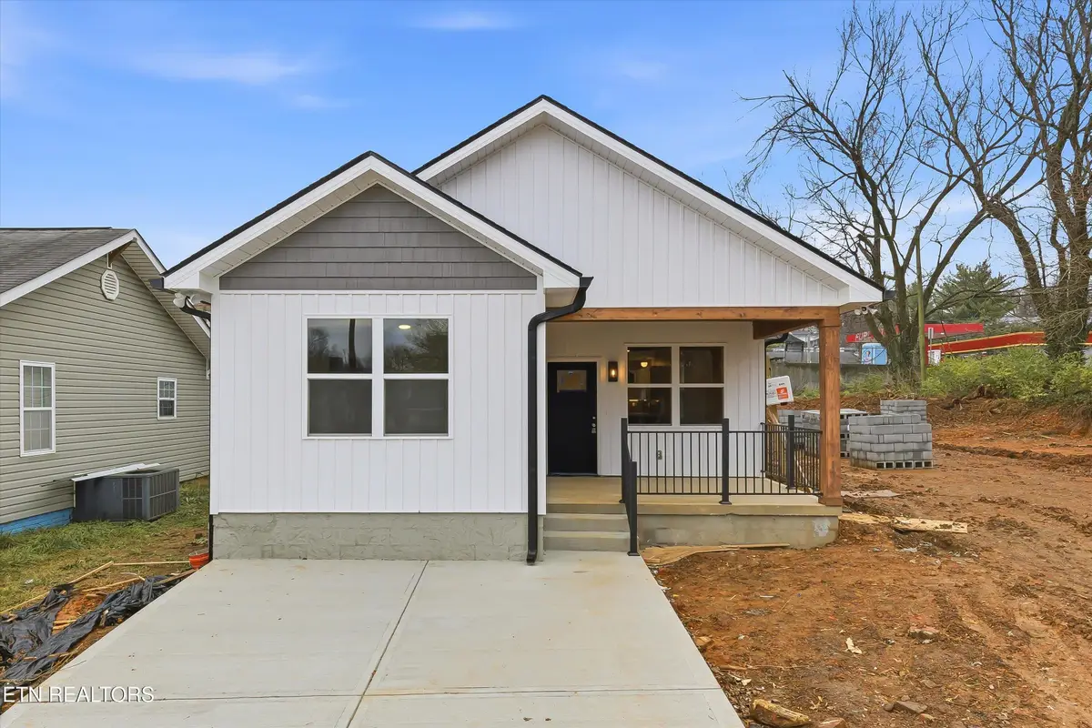 818 W Anderson Ave, Knoxville, TN 37921 - Image #1