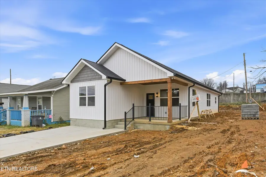 818 W Anderson Ave, Knoxville, TN 37921 - Image #2