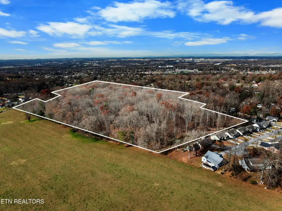 620 Johnson Rd, Maryville, TN 37804 - Image #3