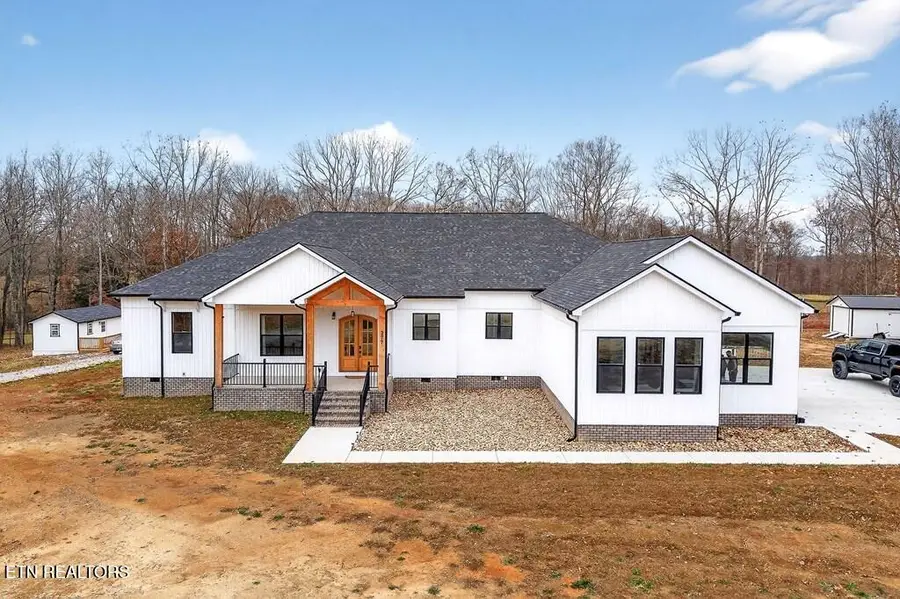 377 Margot Drive, Sparta, TN 38583 - Image #2