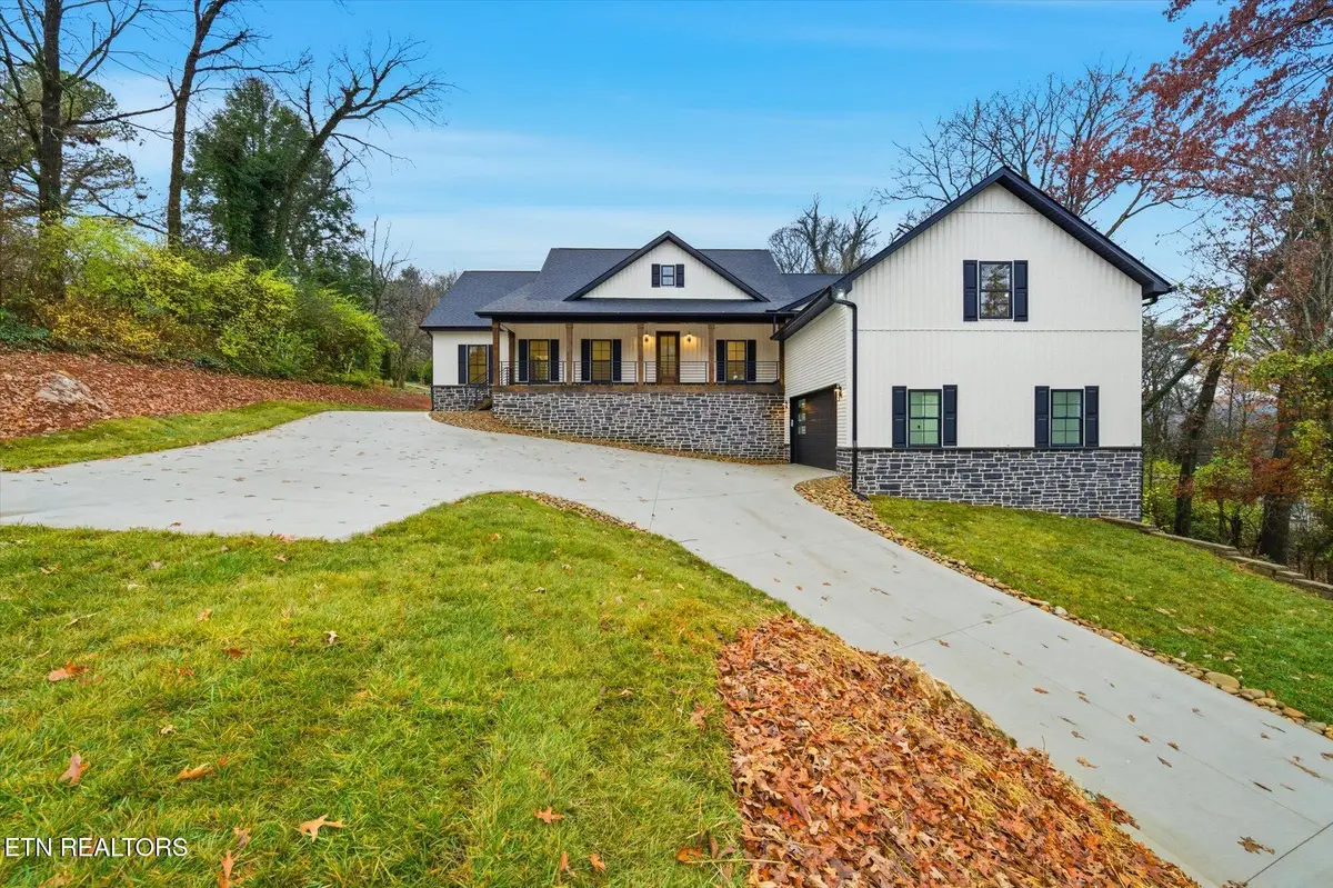 909 S Chilhowee Drive, Knoxville, TN 37914 - Image #1