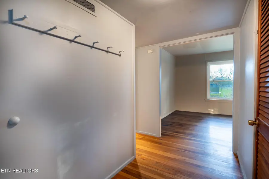 101 Taylor Rd, Oak Ridge, TN 37830 - Image #2