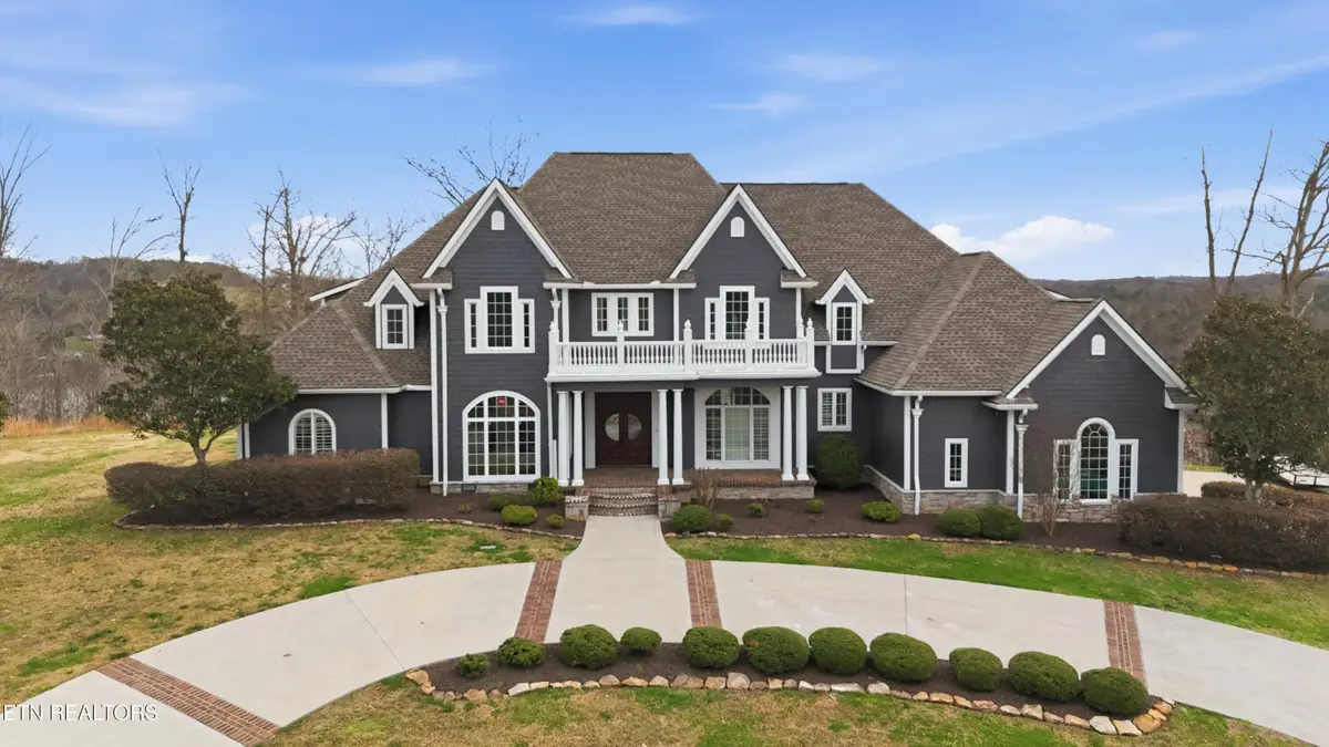 910 Eagle Nest Drive, Loudon, TN 37774 - Image #1