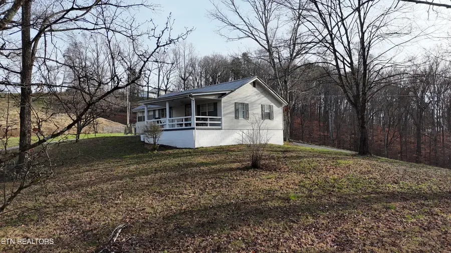 105 Echo Valley Rd, Rocky Top, TN 37769 - Image #2