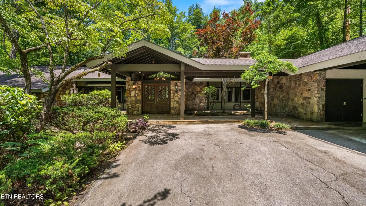 1115 Old Cartertown Rd, Gatlinburg, TN 37738 - #1