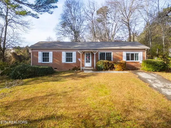 2229 Quail Hollow Rd, Knoxville, TN 37923