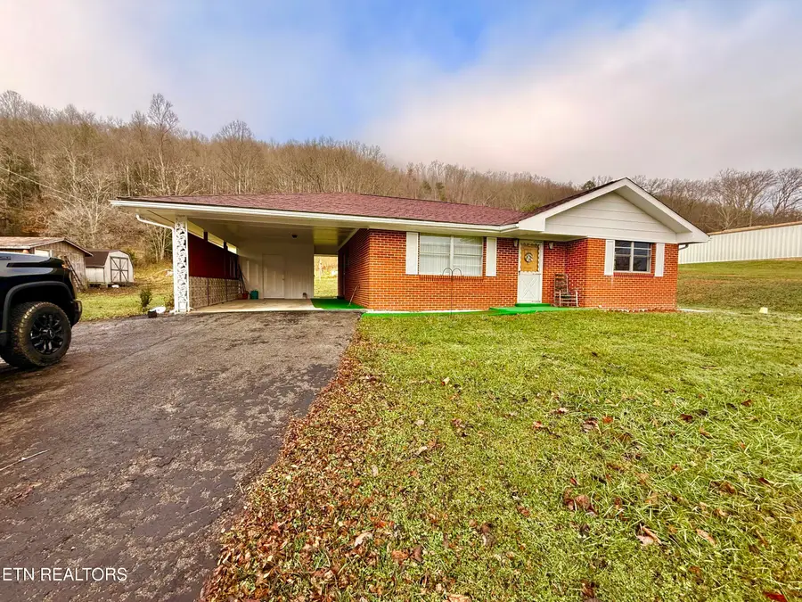 487 Right Poor Valley Rd, Pennington Gap, VA 24277 - Image #2