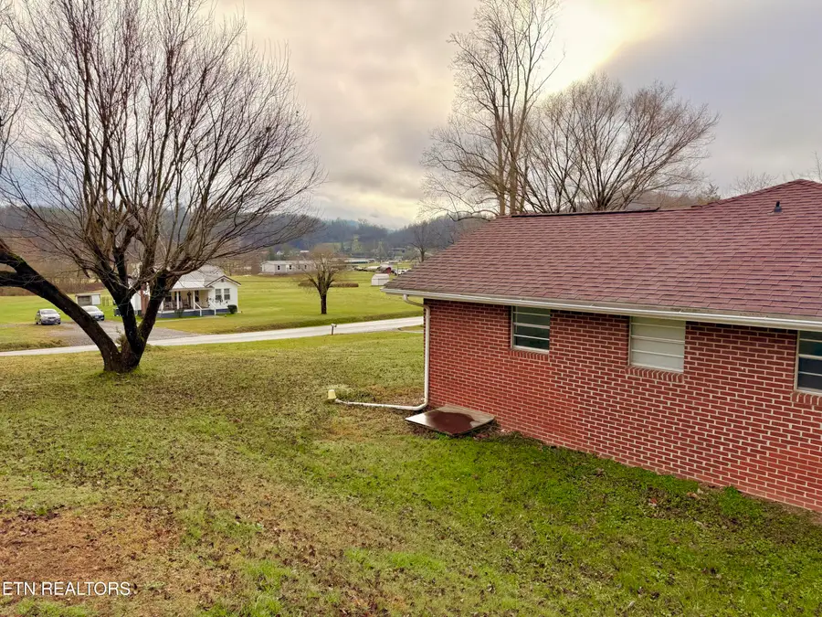 487 Right Poor Valley Rd, Pennington Gap, VA 24277 - Image #3