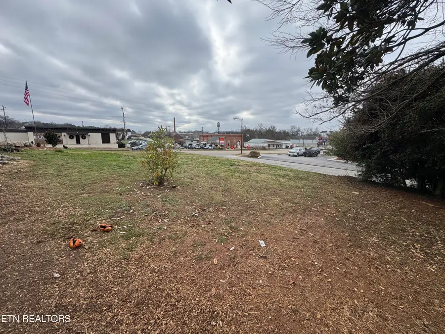 601 E Broadway St, Lenoir City, TN 37771 - Image #2