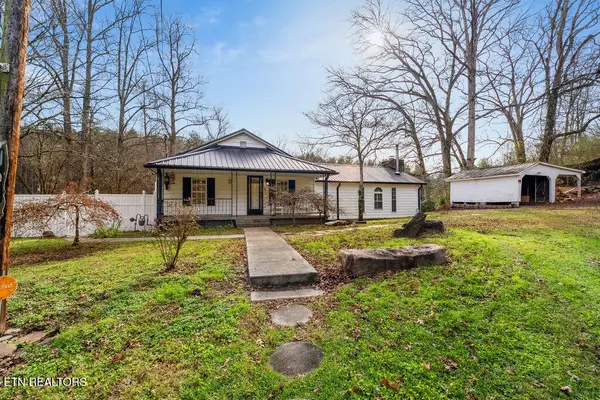 169 Adcock Hollow Rd, Harriman, TN 37748
