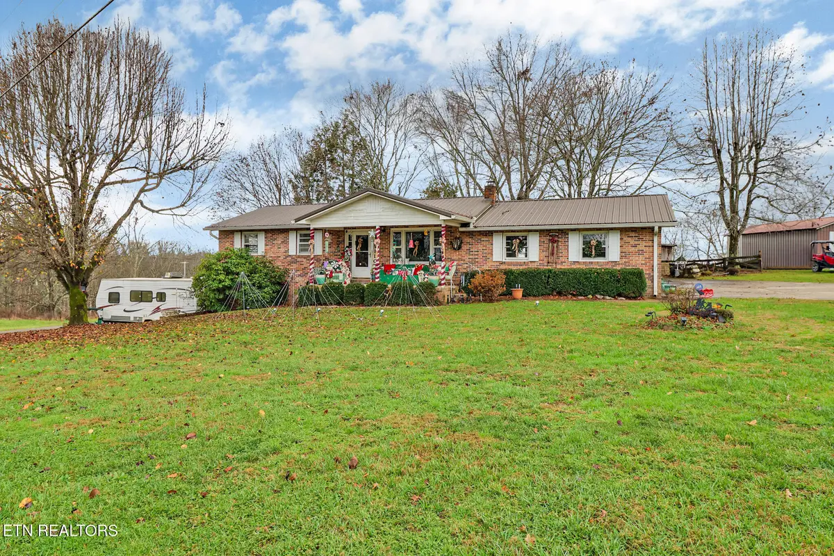 2620 Deer Lodge Hwy, Deer Lodge, TN 37726 - Image #1