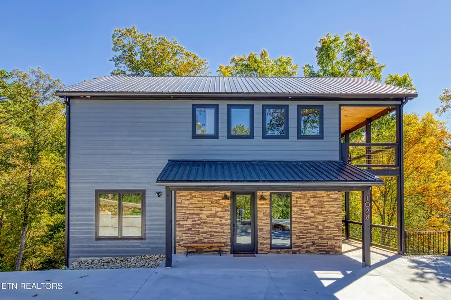 1028 Old Cartertown Road Rd, Gatlinburg, TN 37738 - Image #2