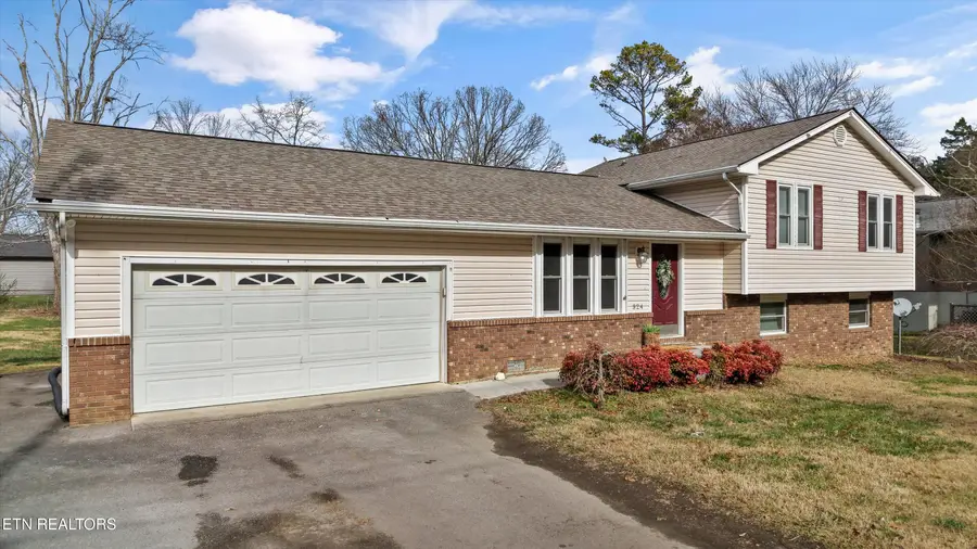 324 Wardley Rd, Knoxville, TN 37934 - Image #2