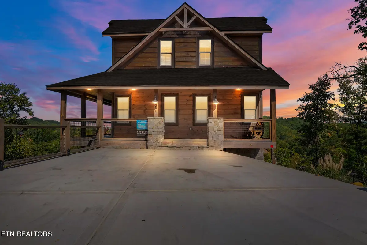 2943 Lightning Strike Dr, Sevierville, TN 37862 - Image #1