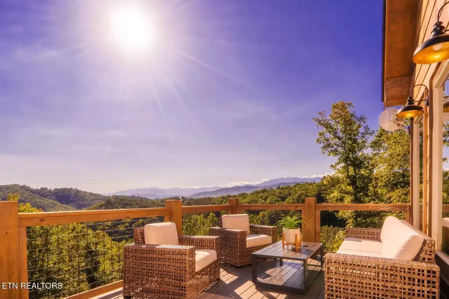 2943 Lightning Strike Dr, Sevierville, TN 37862 - Image #3