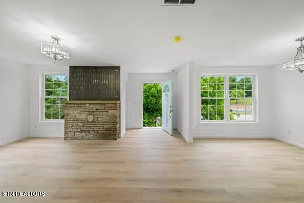 739 W Main St, Sevierville, TN 37862 - Image #2