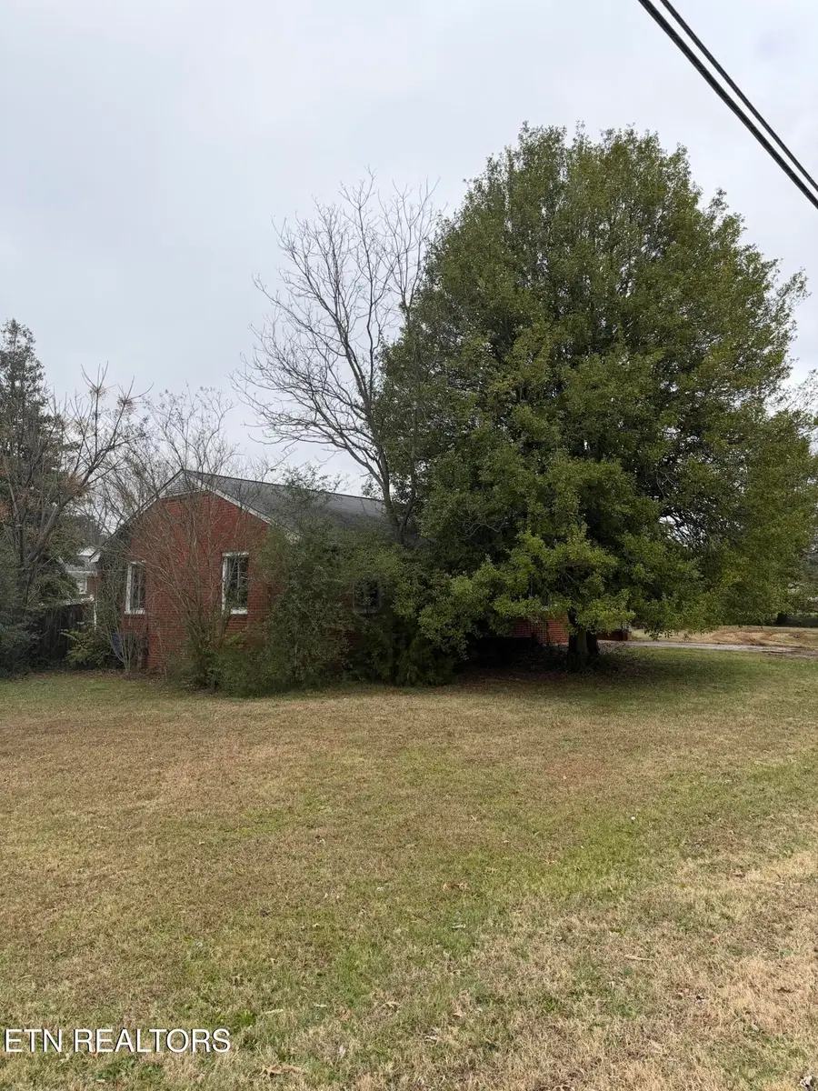 1337 Mcarthur Rd, Maryville, TN 37804 - Image #2
