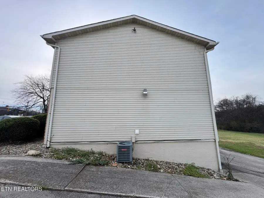 1926 Topside Rd, Louisville, TN 37777 - Image #3