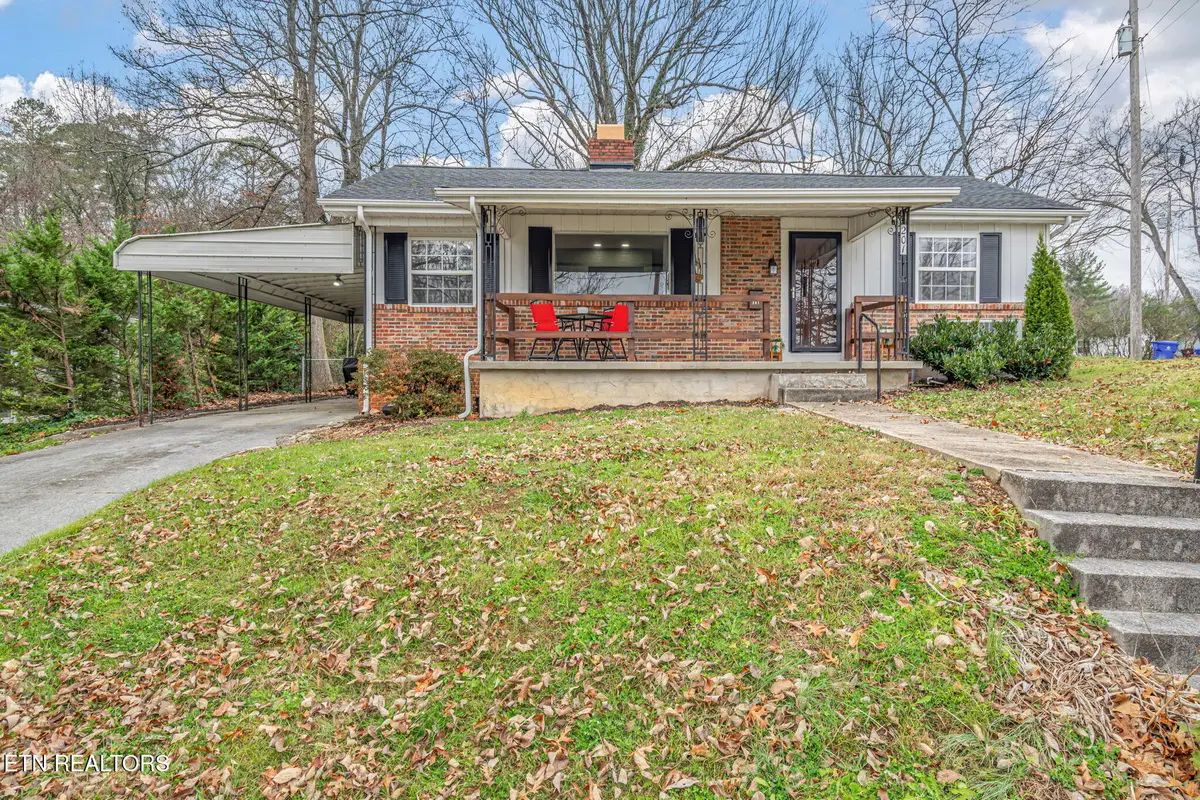 201 W Fairview Rd, Oak Ridge, TN 37830 - Image #1