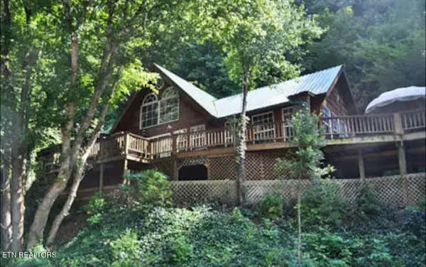 1740 Cherohala Skyway, Tellico Plains, TN 37385