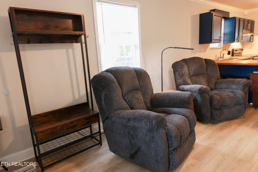 181 E Edison St, Alcoa, TN 37701 - Image #2