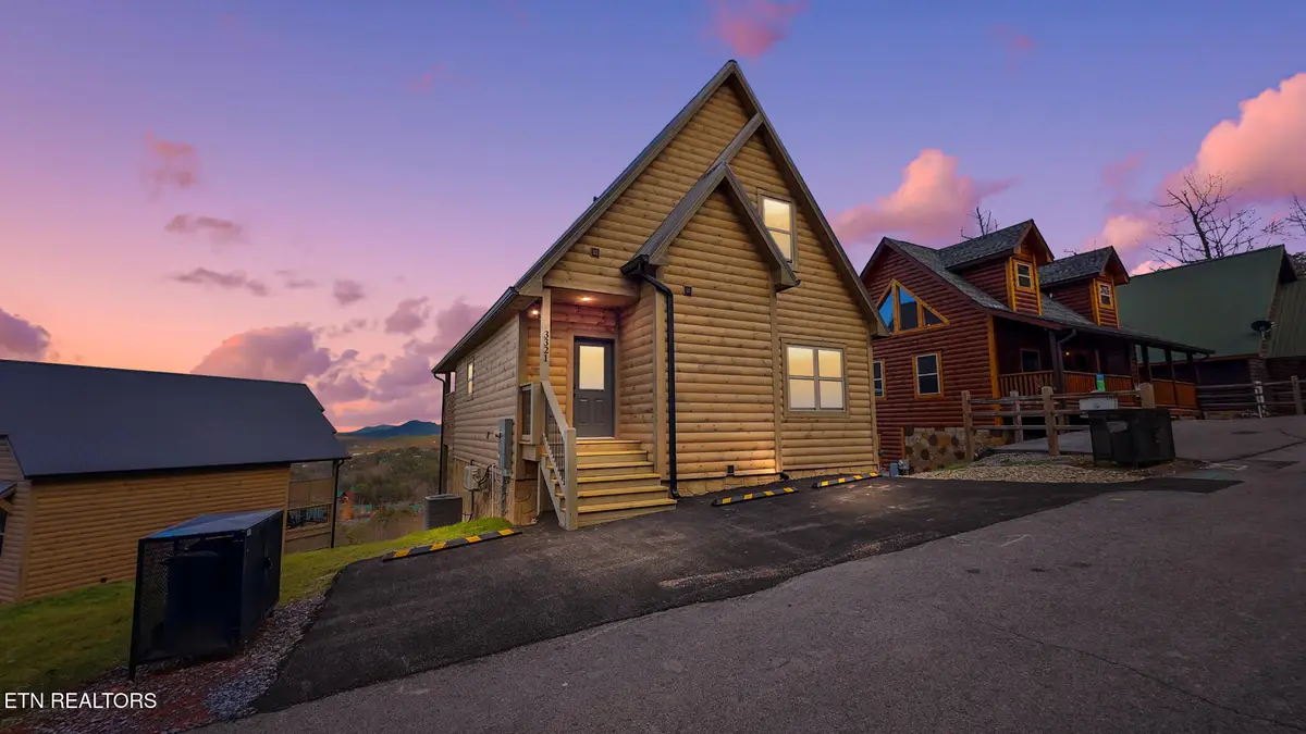 3321 Pine Peak Way, Sevierville, TN 37862 - Image #1