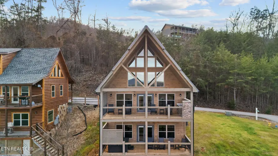 3321 Pine Peak Way, Sevierville, TN 37862 - Image #2