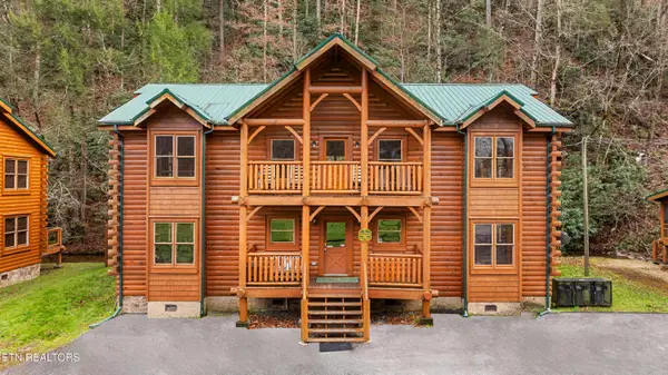 315 Caney Creek Rd, Pigeon Forge, TN 37863