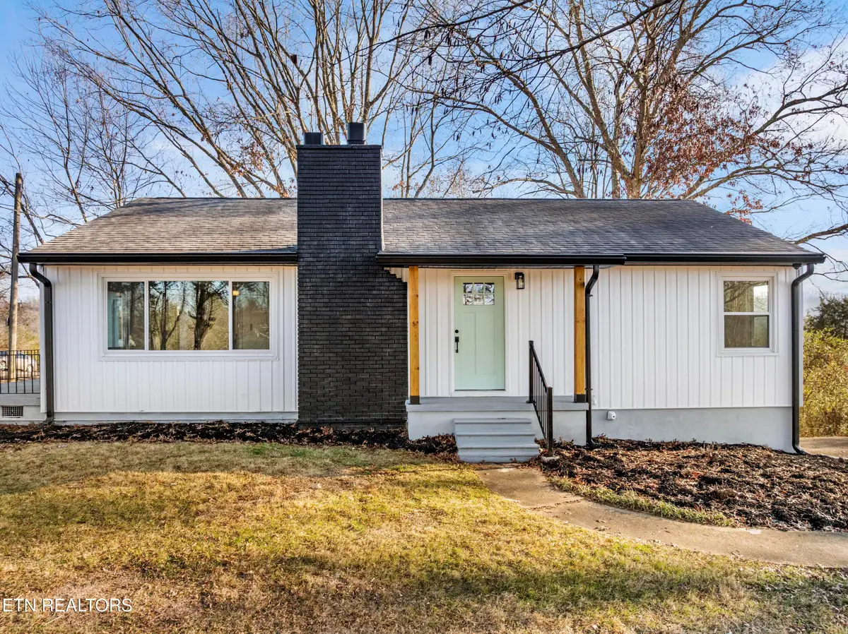 704 W Emory Rd, Powell, TN 37849 - Image #1