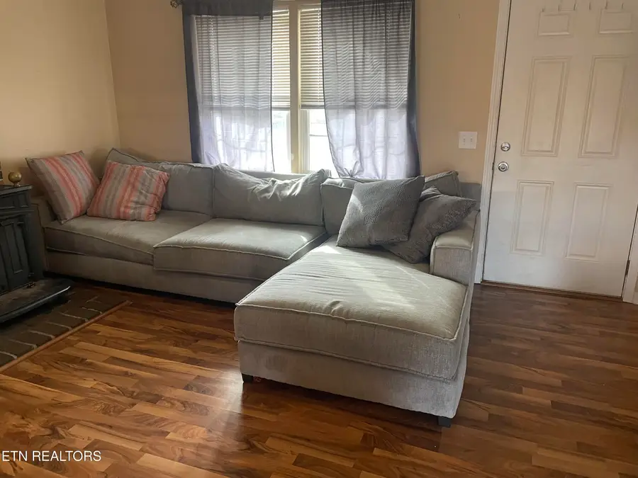 807 Lafollette Dr Drive, Maryville, TN 37801 - Image #3