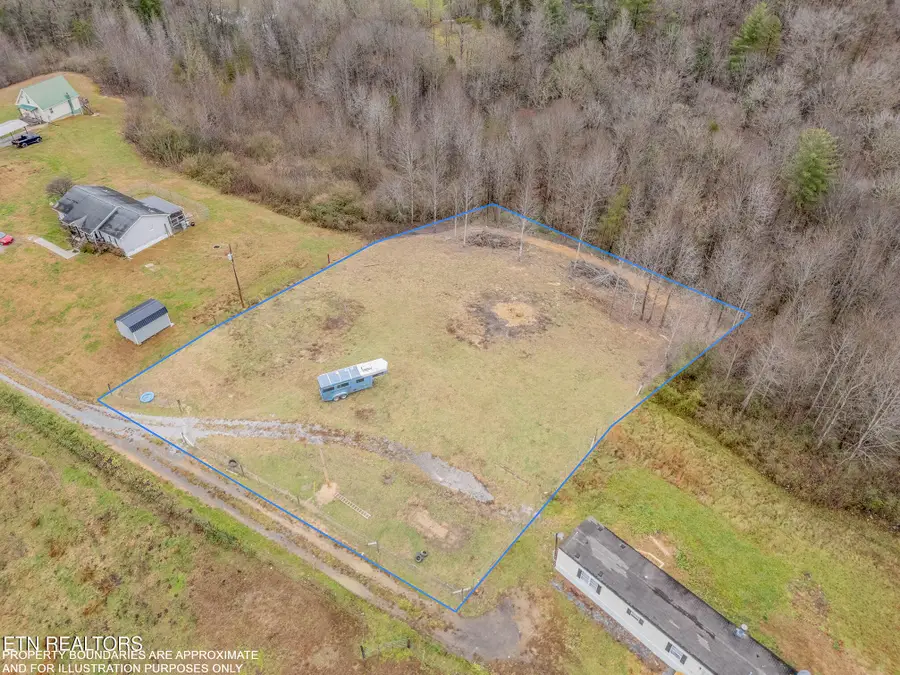 117 Delia Young Lane, Wartburg, TN 37887 - Image #2