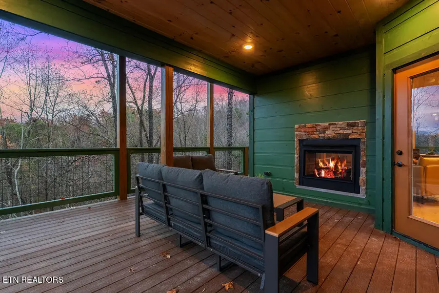 1857 Beachfront Dr, Sevierville, TN 37876 - Image #2