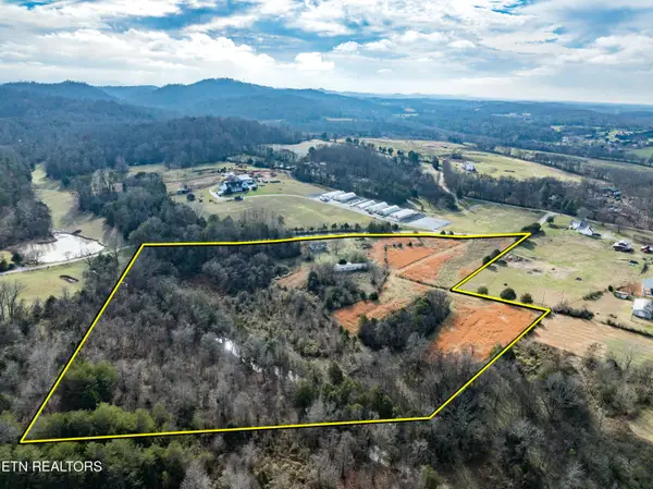 1614 Bob Young Lane, Lenoir City, TN 37772