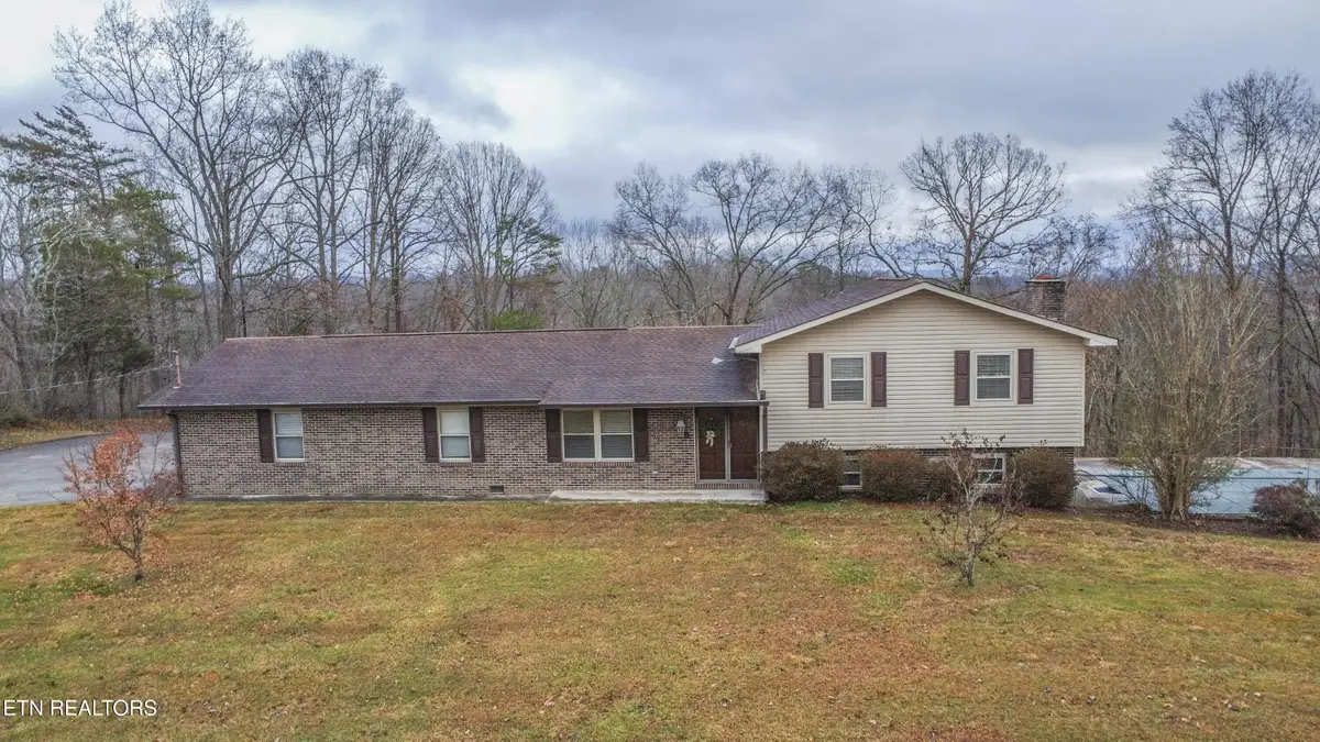 526 Stephens Rd, Rocky Top, TN 37769 - Image #1